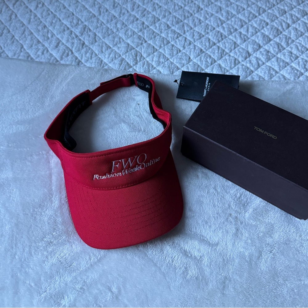 Fashion Week Online Visor